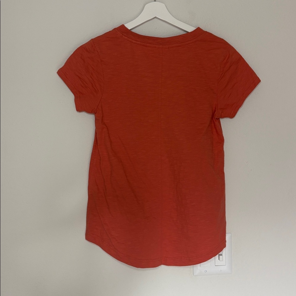 PACT 100% Organic Cotton Short Sleeve V-Neck Tee orange small - Picture 4 of 4